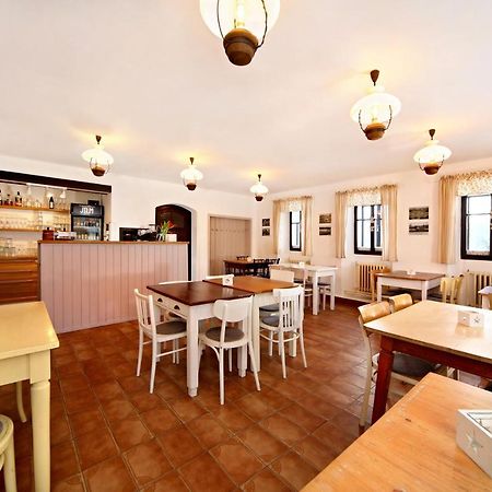 Restaurace A Penzion Jilm Jilemnice Extérieur photo