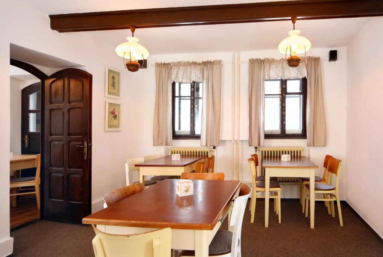 Restaurace A Penzion Jilm Jilemnice Extérieur photo